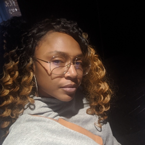 Meet your Posher, Kristen - Picture 1 of 1